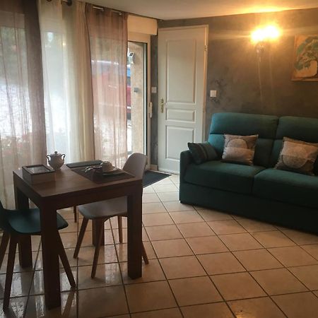 Villa Chapulay Valencin Bagian luar foto